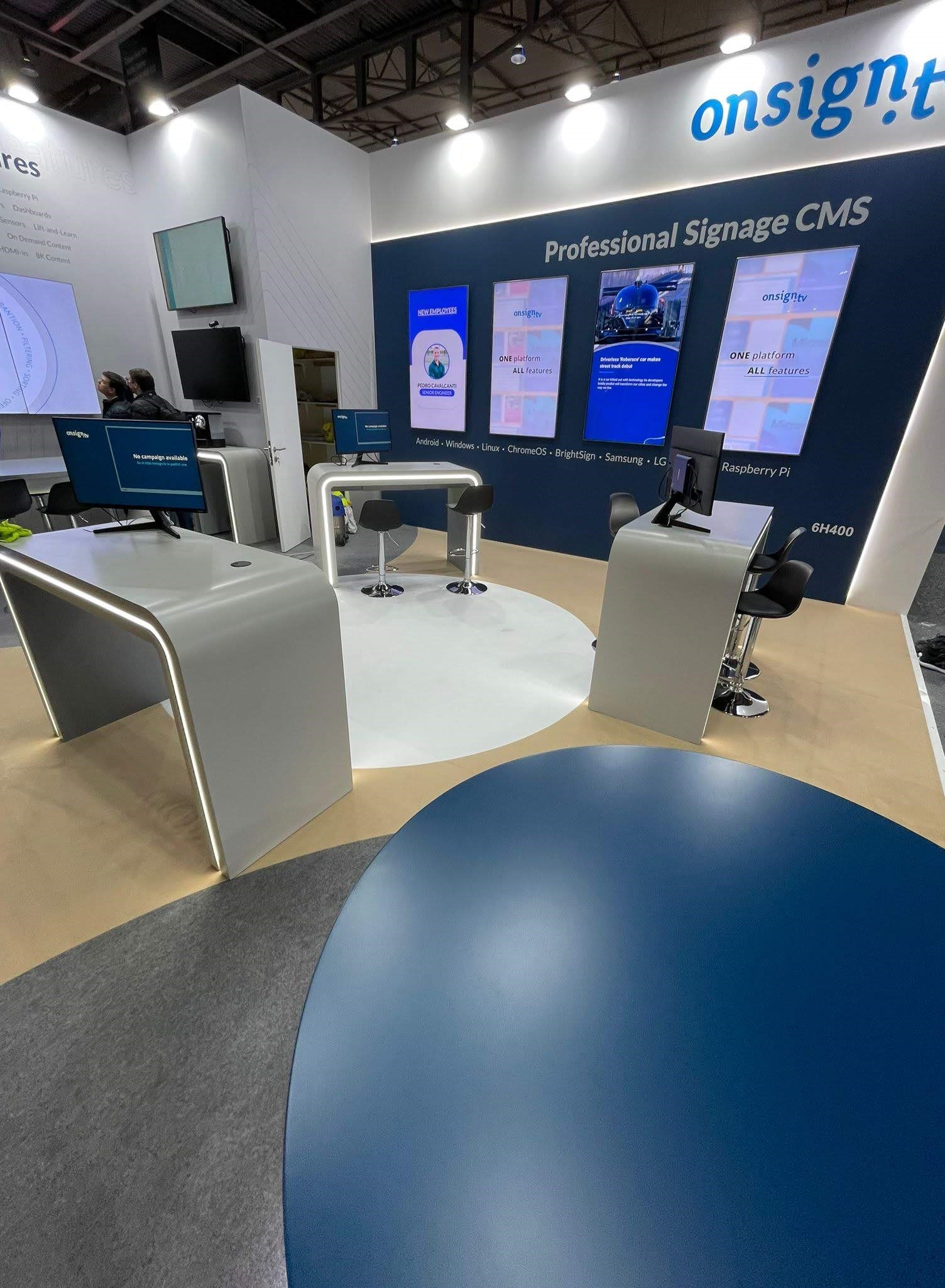 construcción de stand para feria para onsign tv, ise 2023 Barcelona